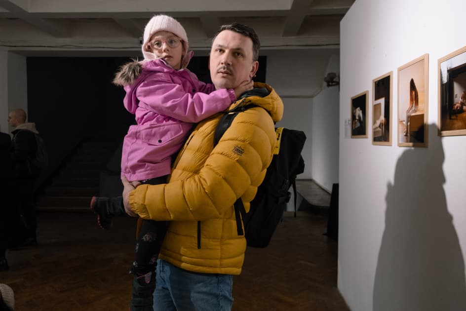 відкриття фотовиставки підсвідоме від MYPH У Порохова вежа у Львові