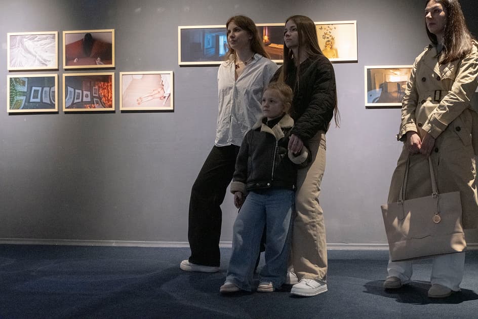 Виставка переможниць та переможців конкурсу MYPH PHOTOGRAPHY PRIZE 2024 в Асортиментній Кімнаті
