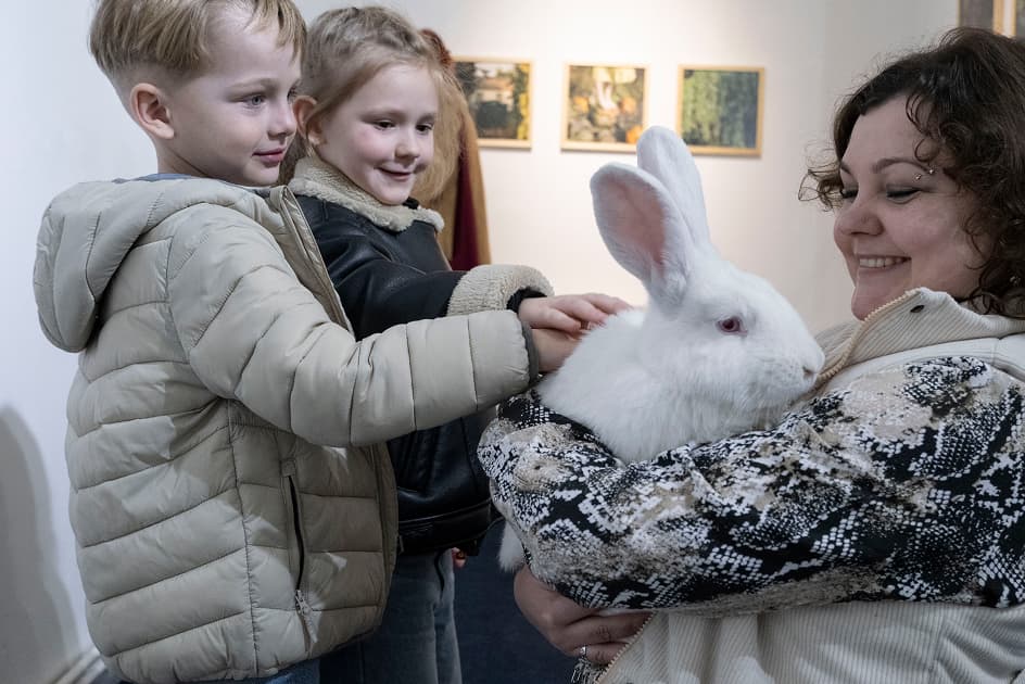 Виставка переможниць та переможців конкурсу MYPH PHOTOGRAPHY PRIZE 2024 в Асортиментній Кімнаті
