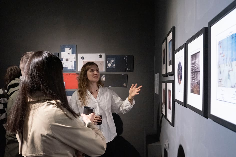 Виставка переможниць та переможців конкурсу MYPH PHOTOGRAPHY PRIZE 2024 в Асортиментній Кімнаті