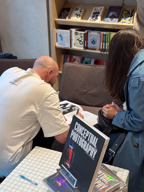 Презентація книжки “Conceptual Photography” у книгарні Сенс в Івано-Франківську